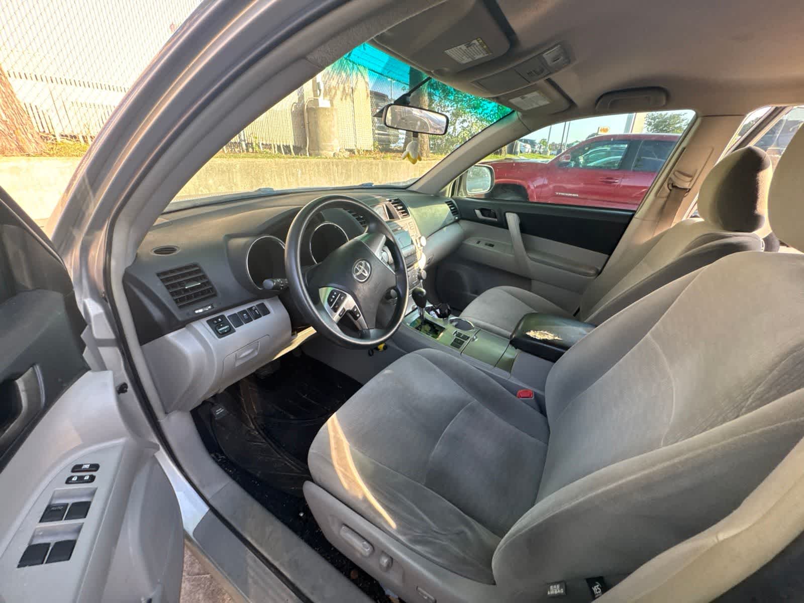 Thumbnail: 2011 Toyota Highlander - 9