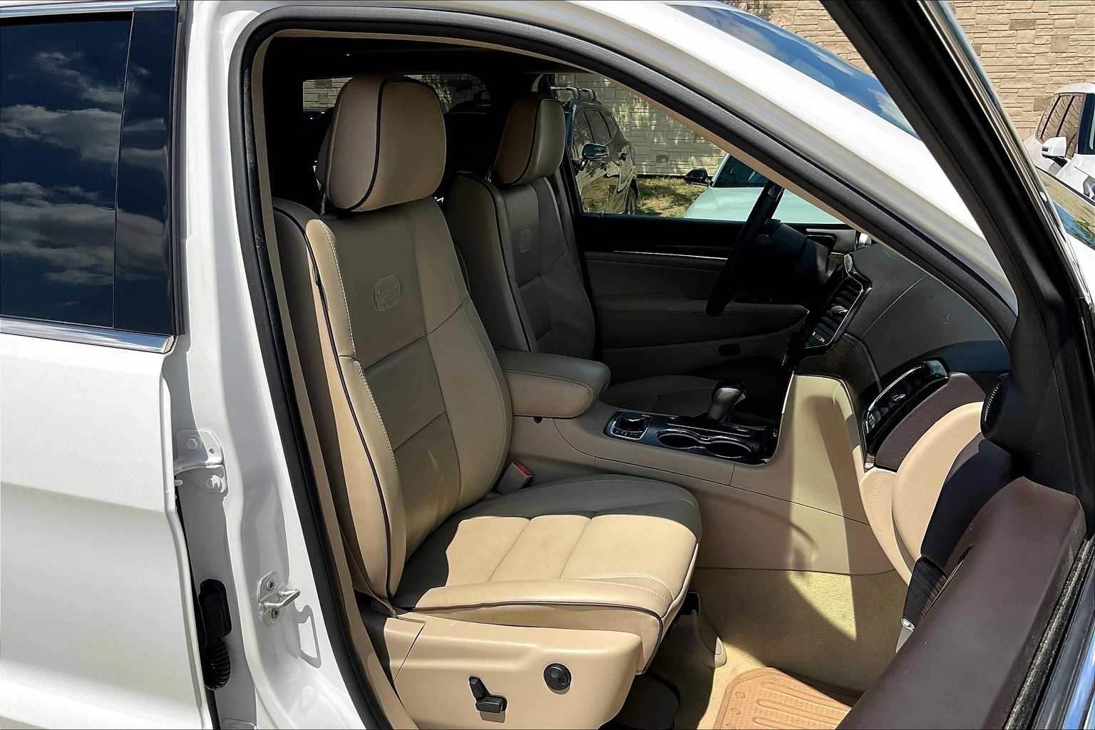 Thumbnail: 2021 Jeep Grand Cherokee - 13
