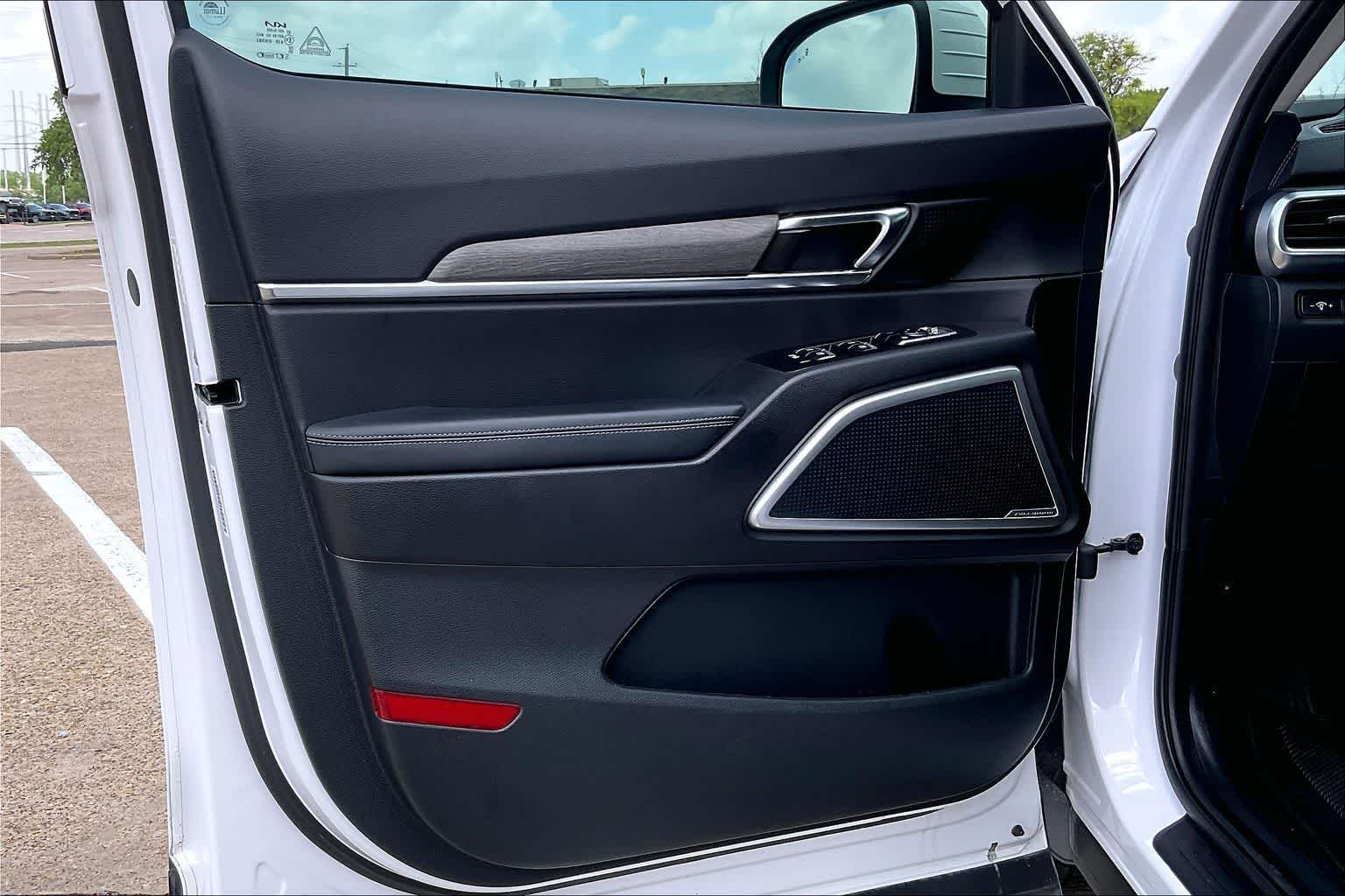 Thumbnail: 2022 Kia Telluride - 25
