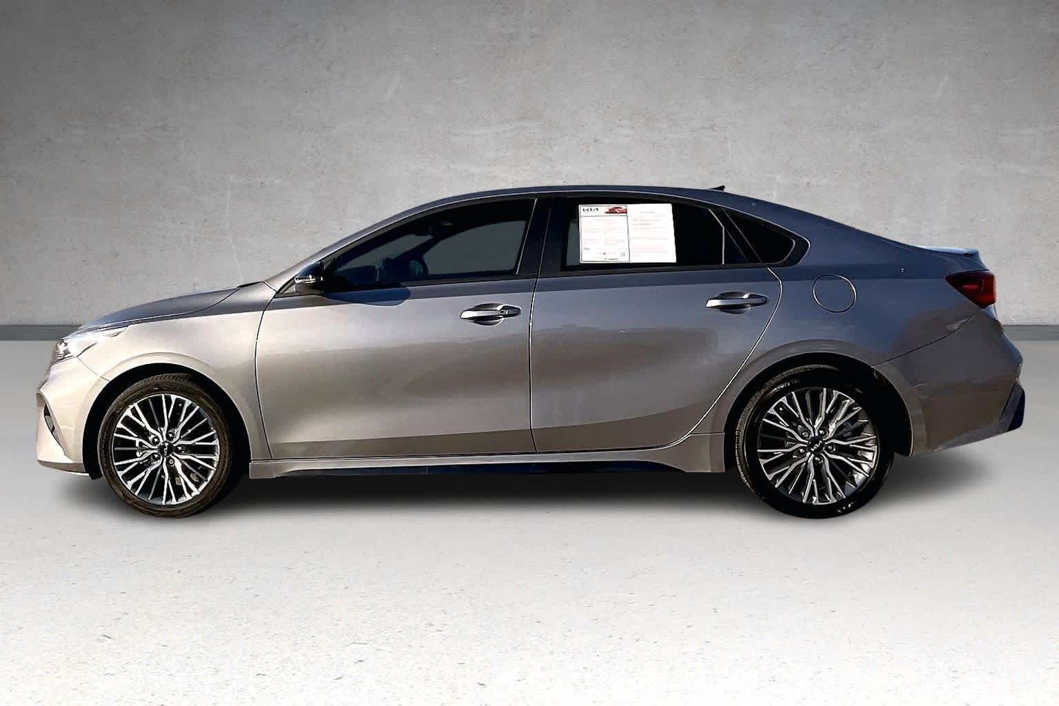 Thumbnail: 2024 Kia Forte - 3