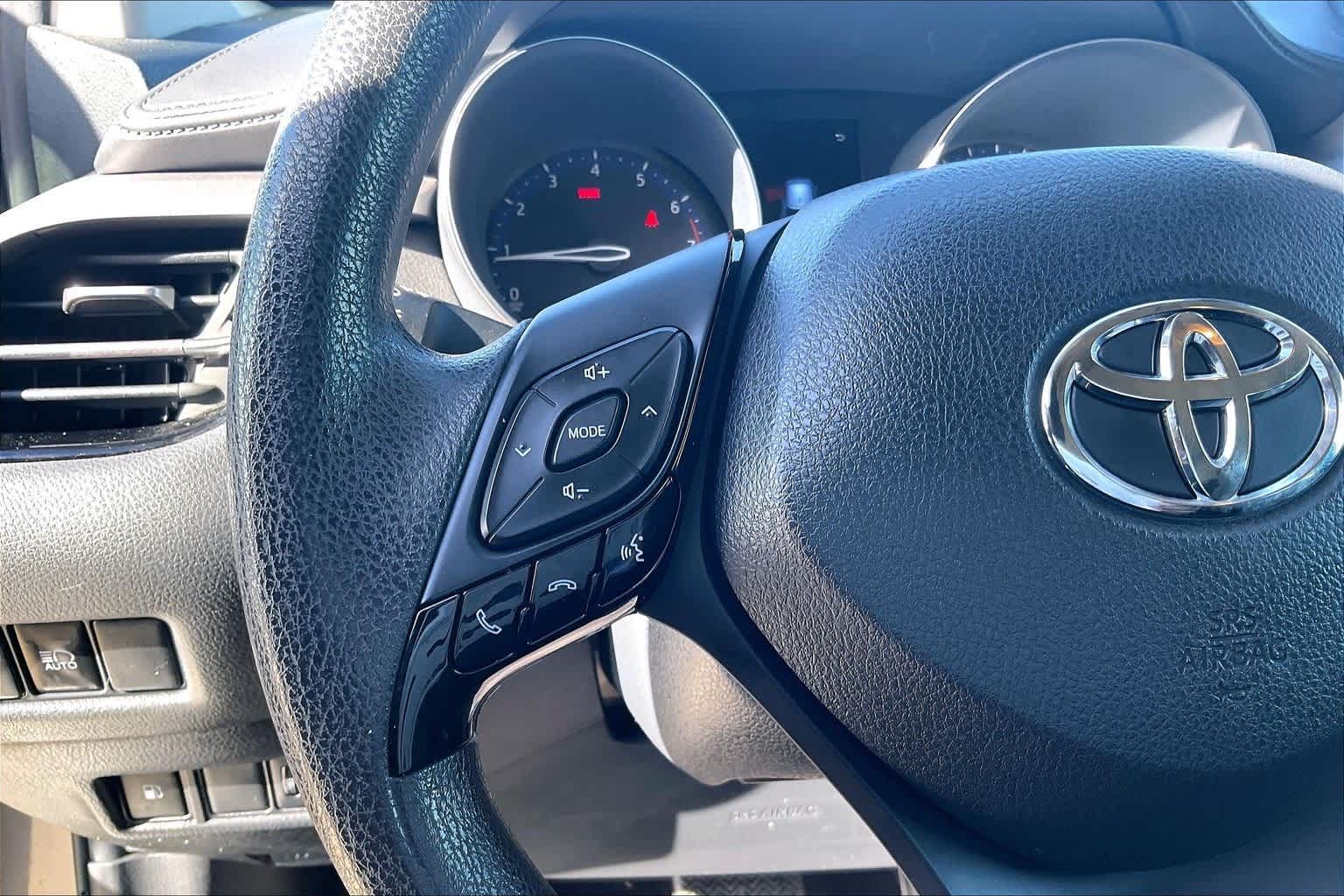 Thumbnail: 2021 Toyota C-HR - 23