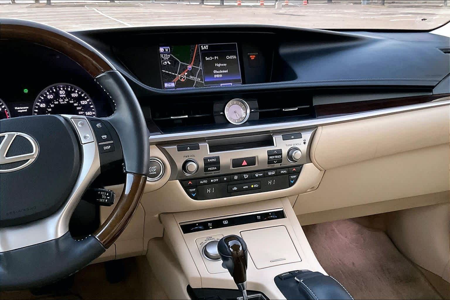 Thumbnail: 2013 Lexus ES - 15