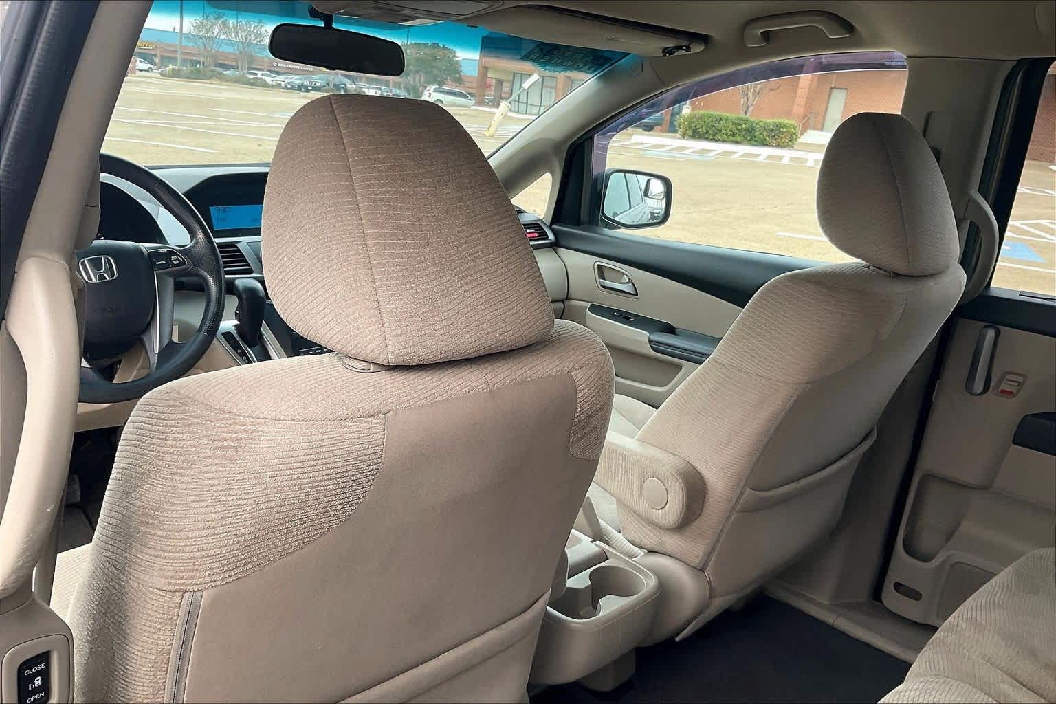 Thumbnail: 2011 Honda Odyssey - 11