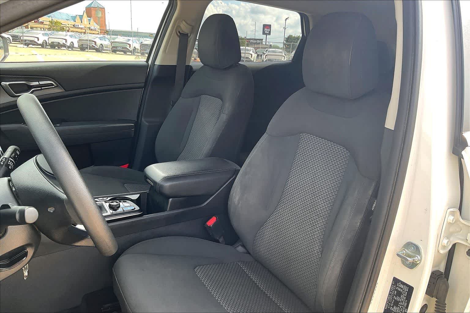 Thumbnail: 2023 Kia Sportage - 11