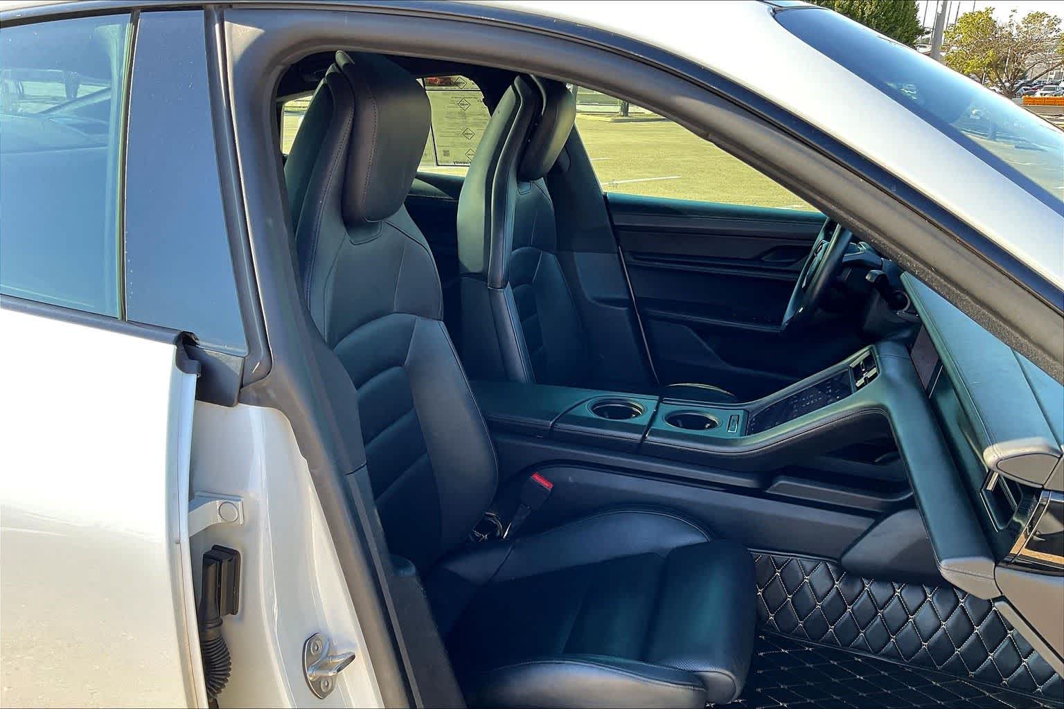 Thumbnail: 2020 Porsche Taycan - 12