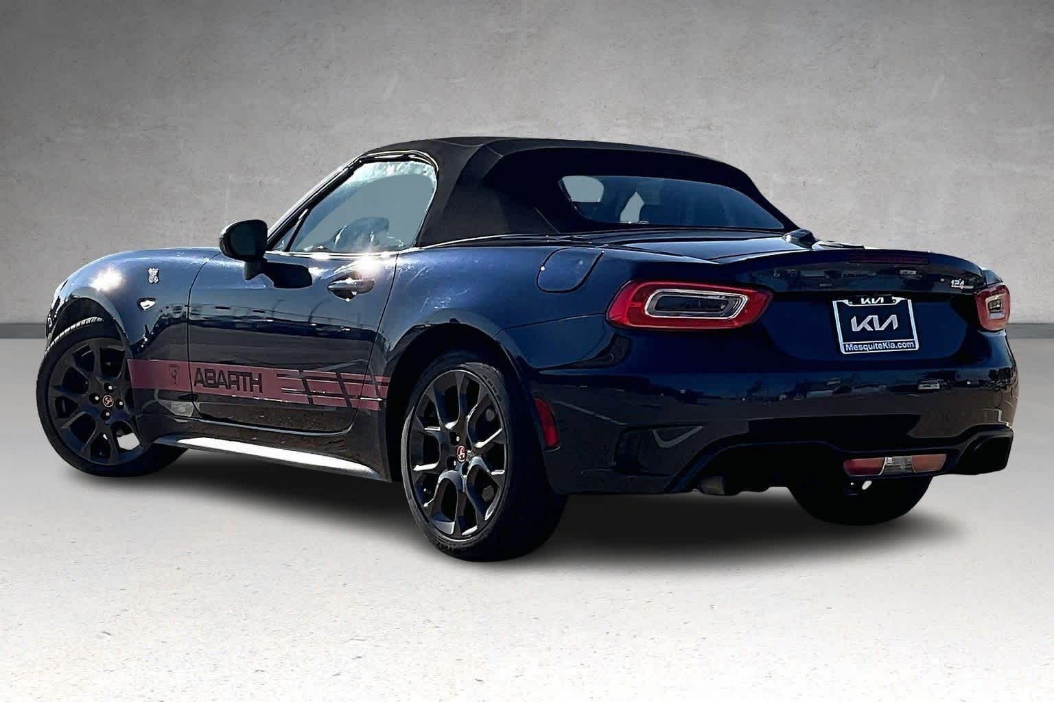 Thumbnail: 2018 Fiat 124 Spider - 4