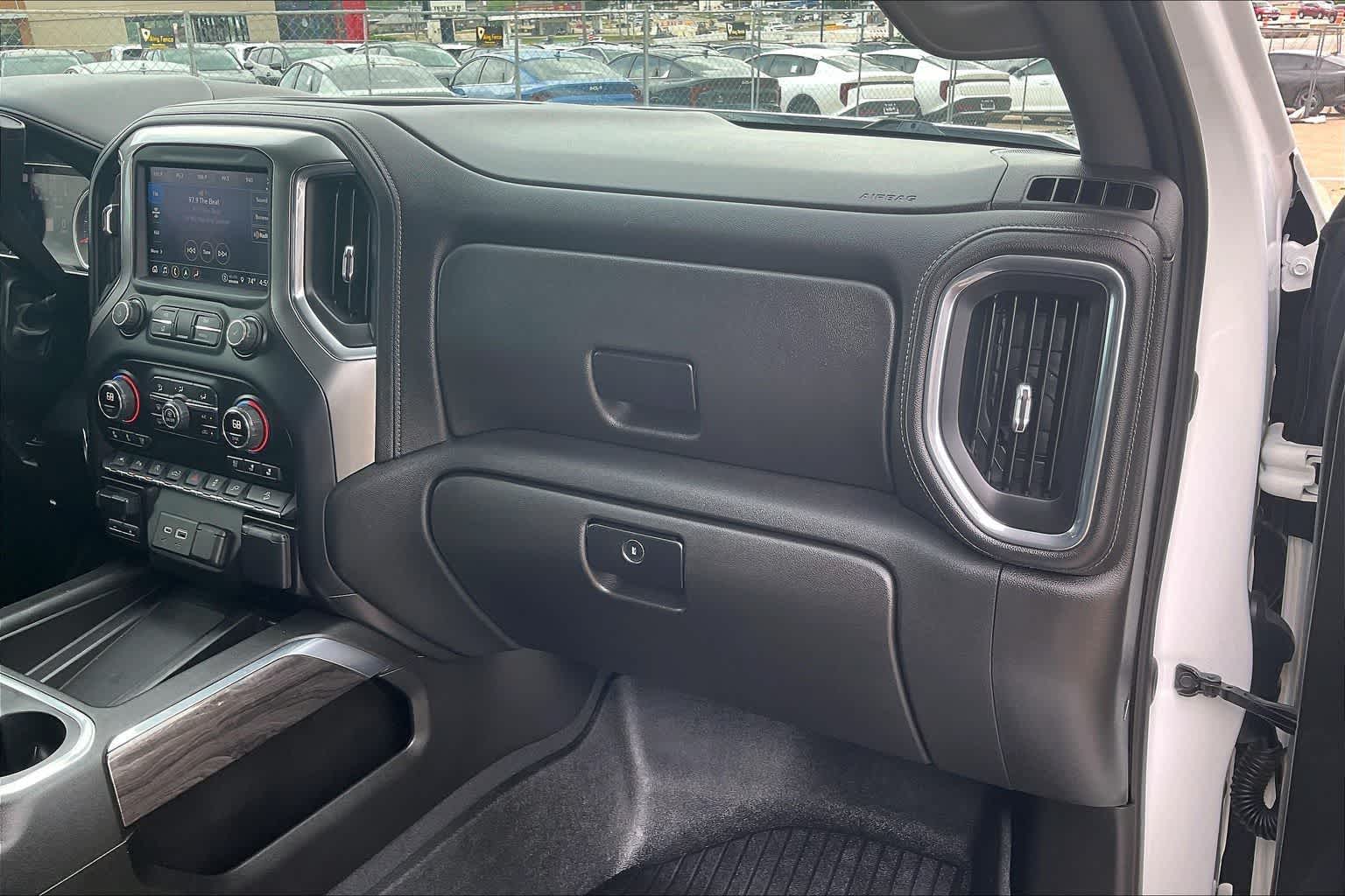 Thumbnail: 2021 Chevrolet Silverado 1500 - 23