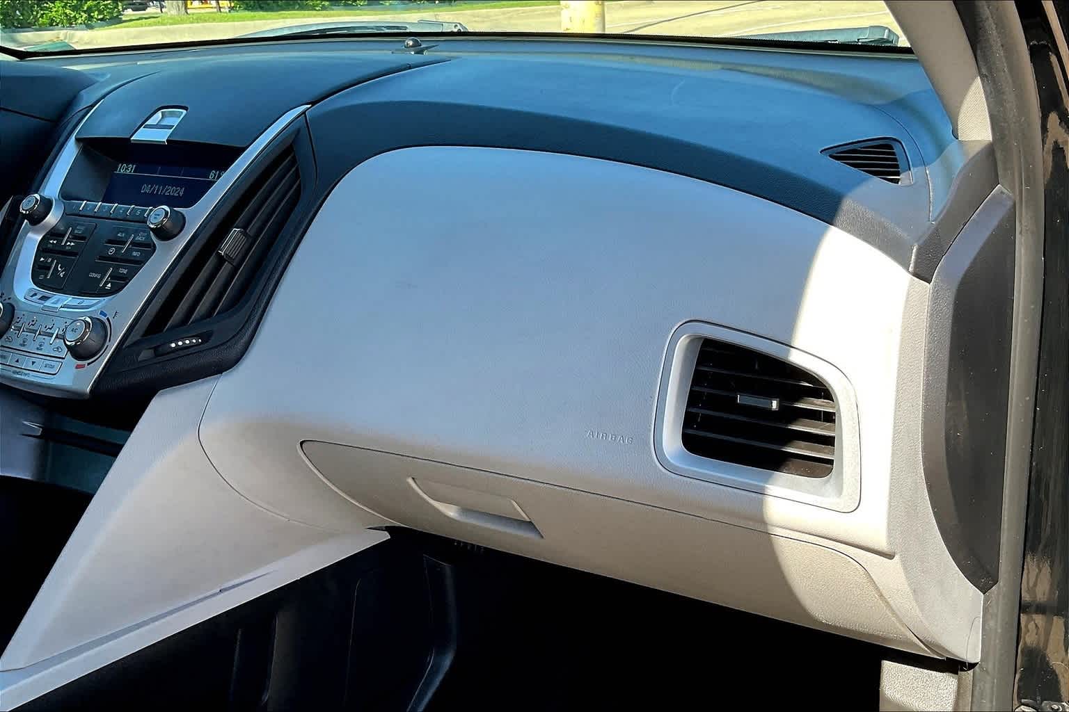 Thumbnail: 2015 Chevrolet Equinox - 23