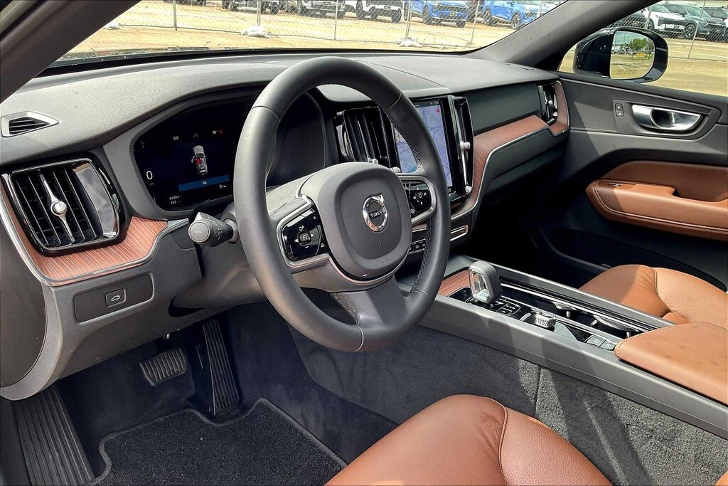 Used 2023 Volvo XC60 B5 FWD Plus Bright SUV