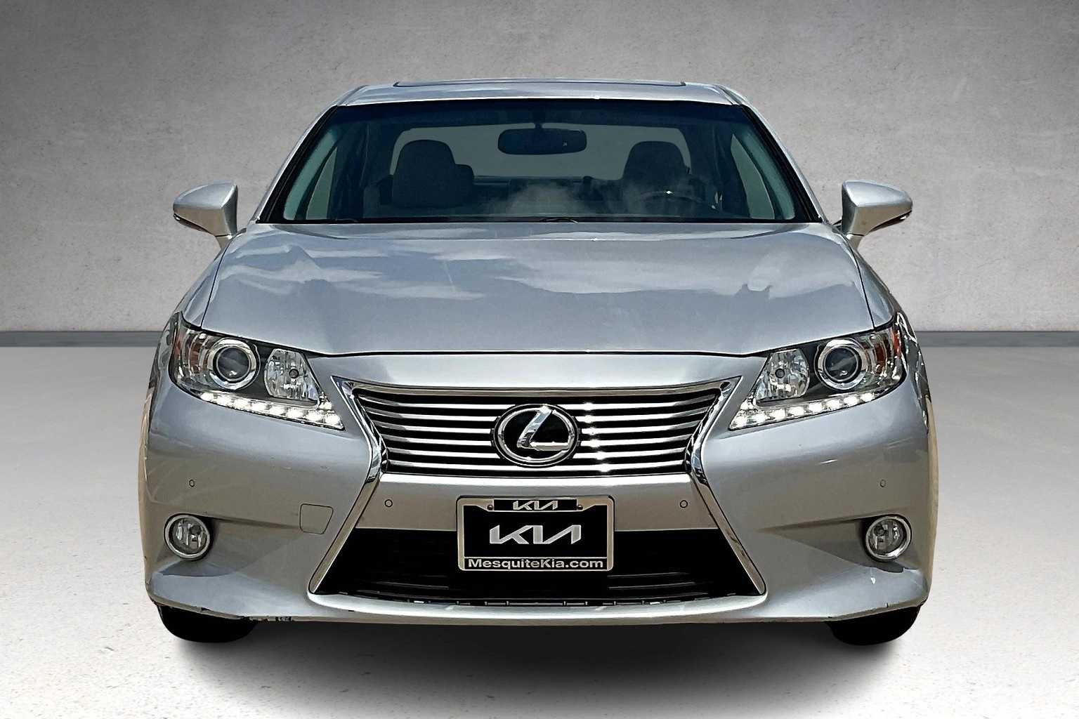 Thumbnail: 2015 Lexus ES - 6
