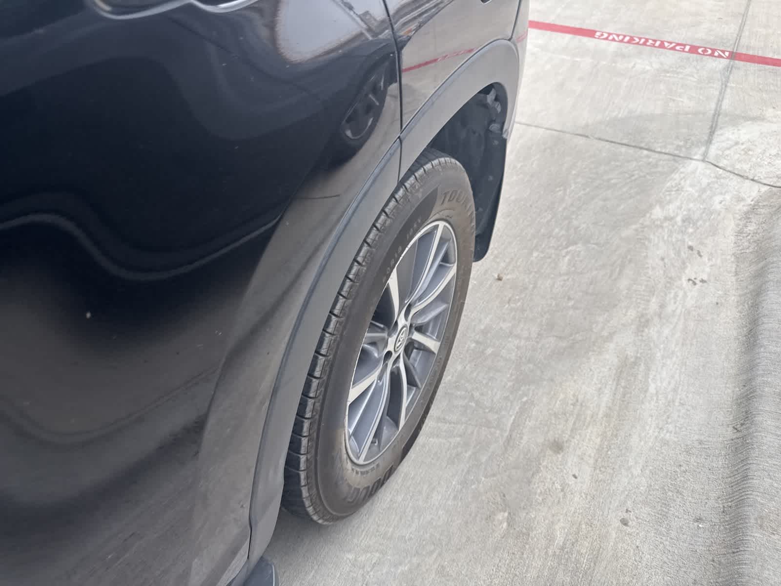 Thumbnail: 2019 Toyota Highlander - 2