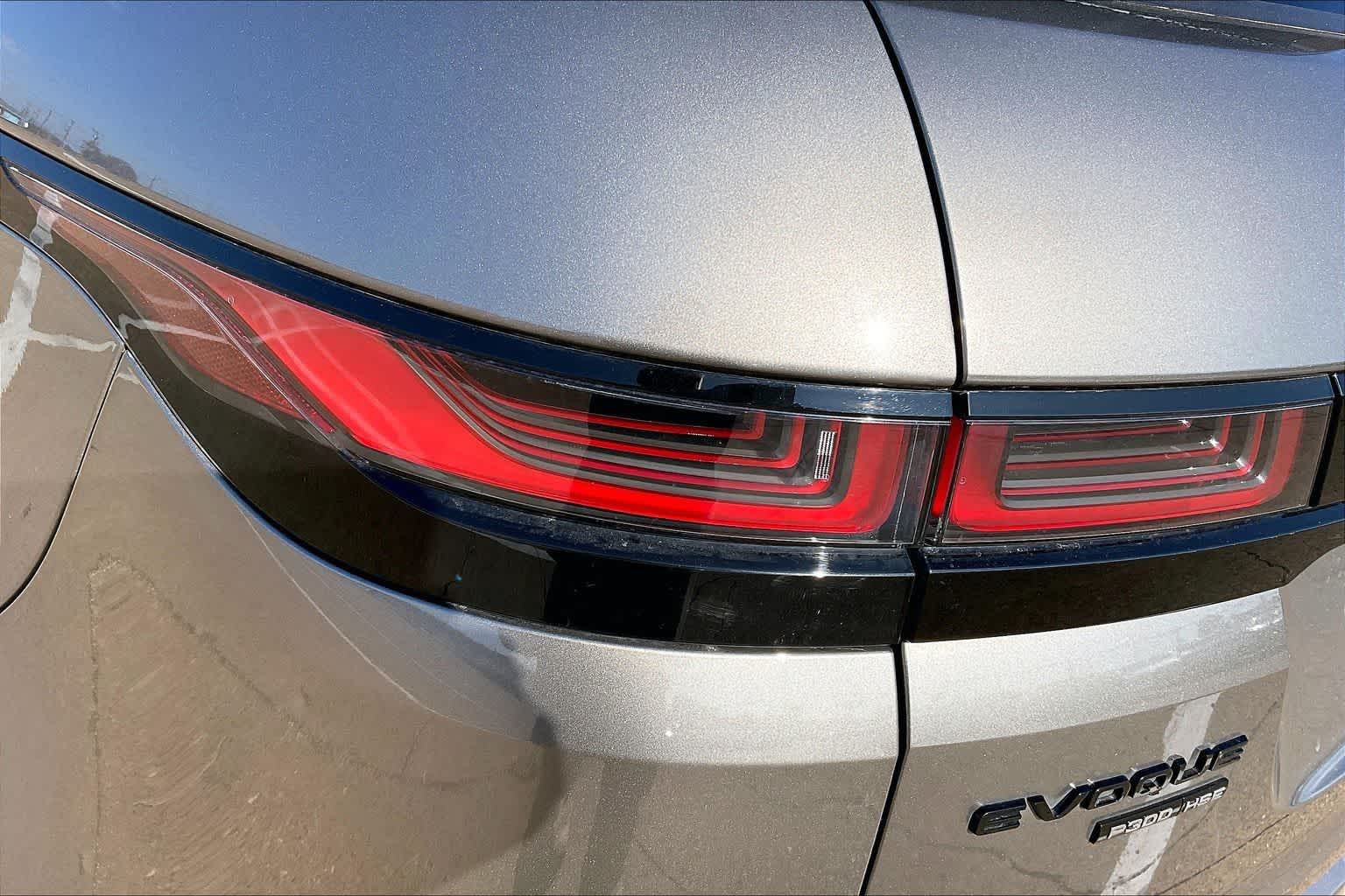 Thumbnail: 2020 Land Rover Range Rover Evoque - 32