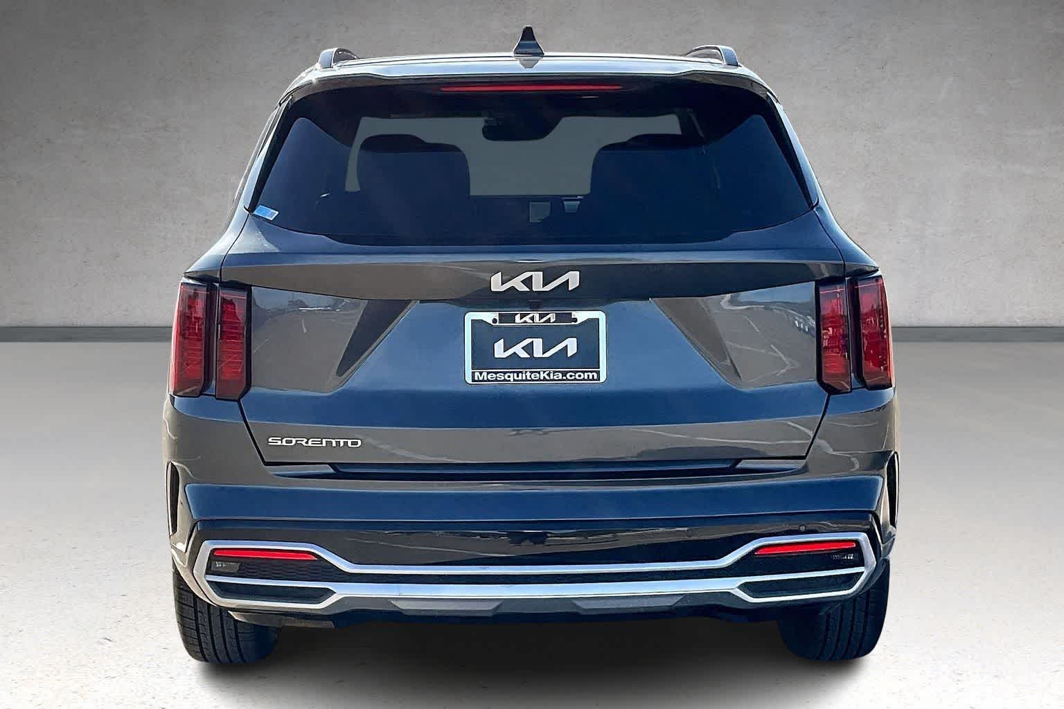 Thumbnail: 2023 Kia Sorento - 5