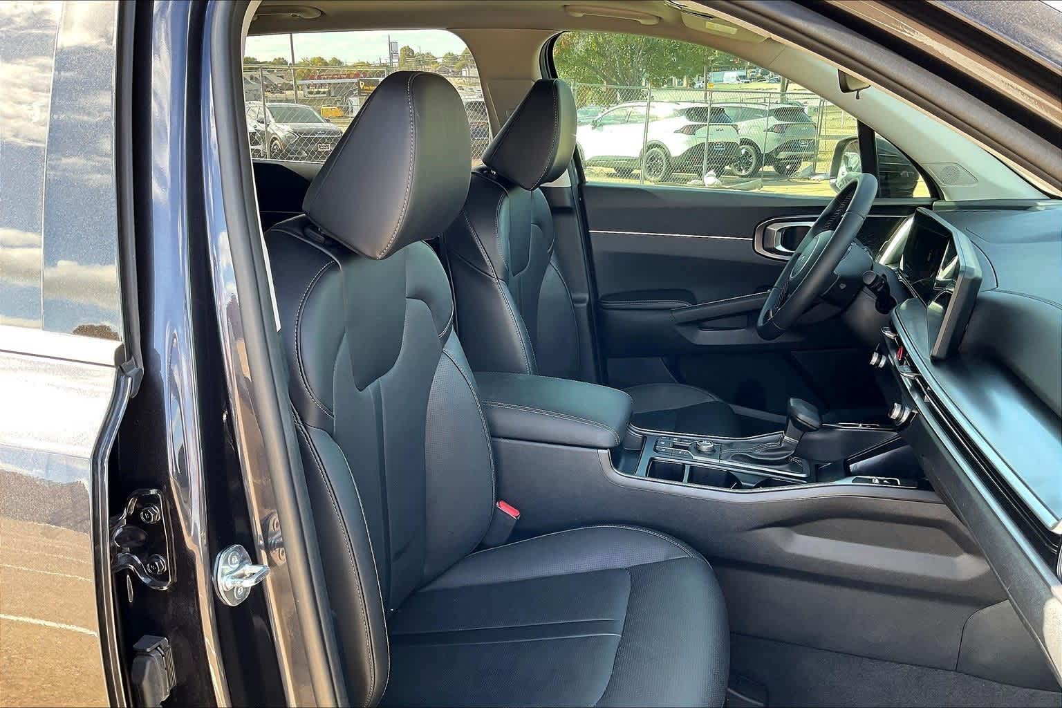 Thumbnail: 2025 Kia Sorento - 12