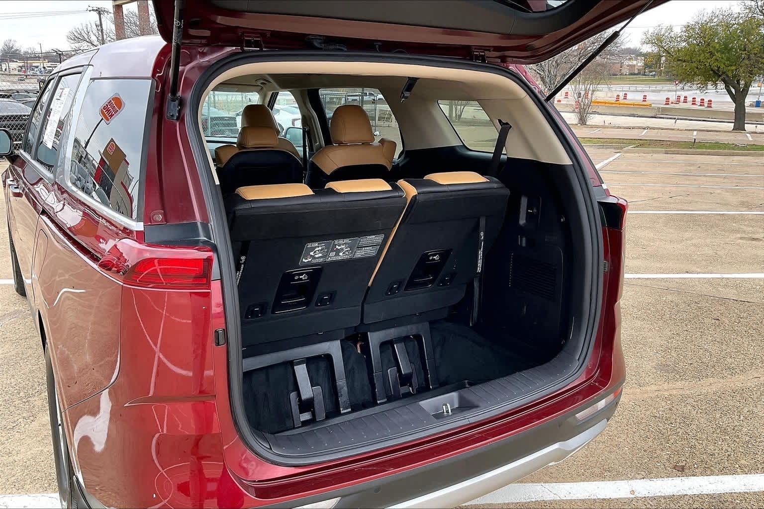 Thumbnail: 2024 Kia Carnival - 17