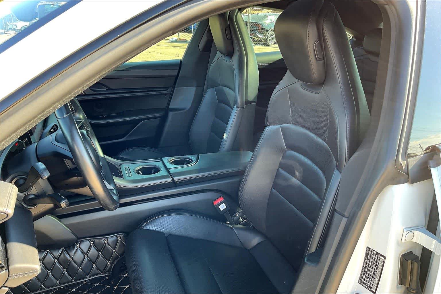 Thumbnail: 2020 Porsche Taycan - 10