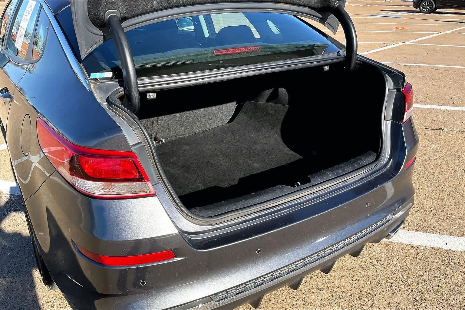 Thumbnail: 2020 Kia Optima - 18