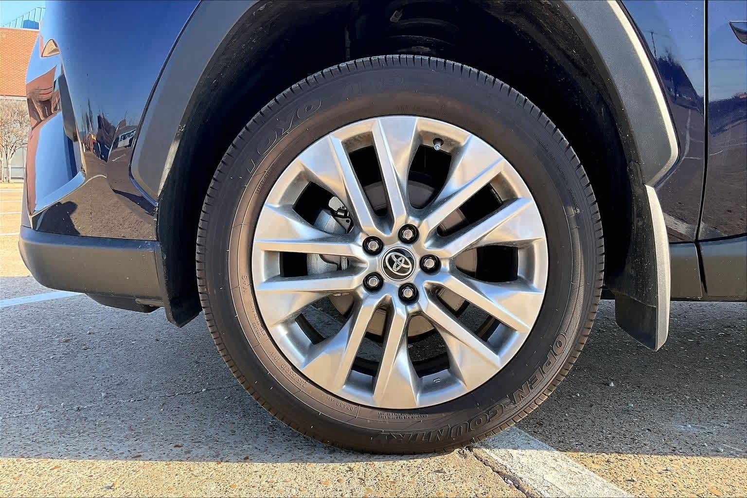 Thumbnail: 2025 Toyota RAV4 - 8