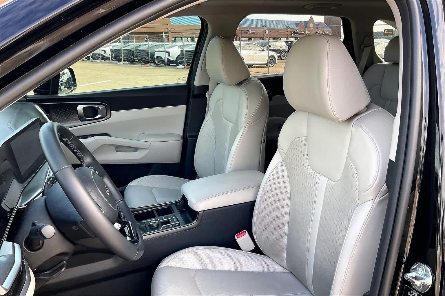 Thumbnail: 2025 Kia Sorento - 9