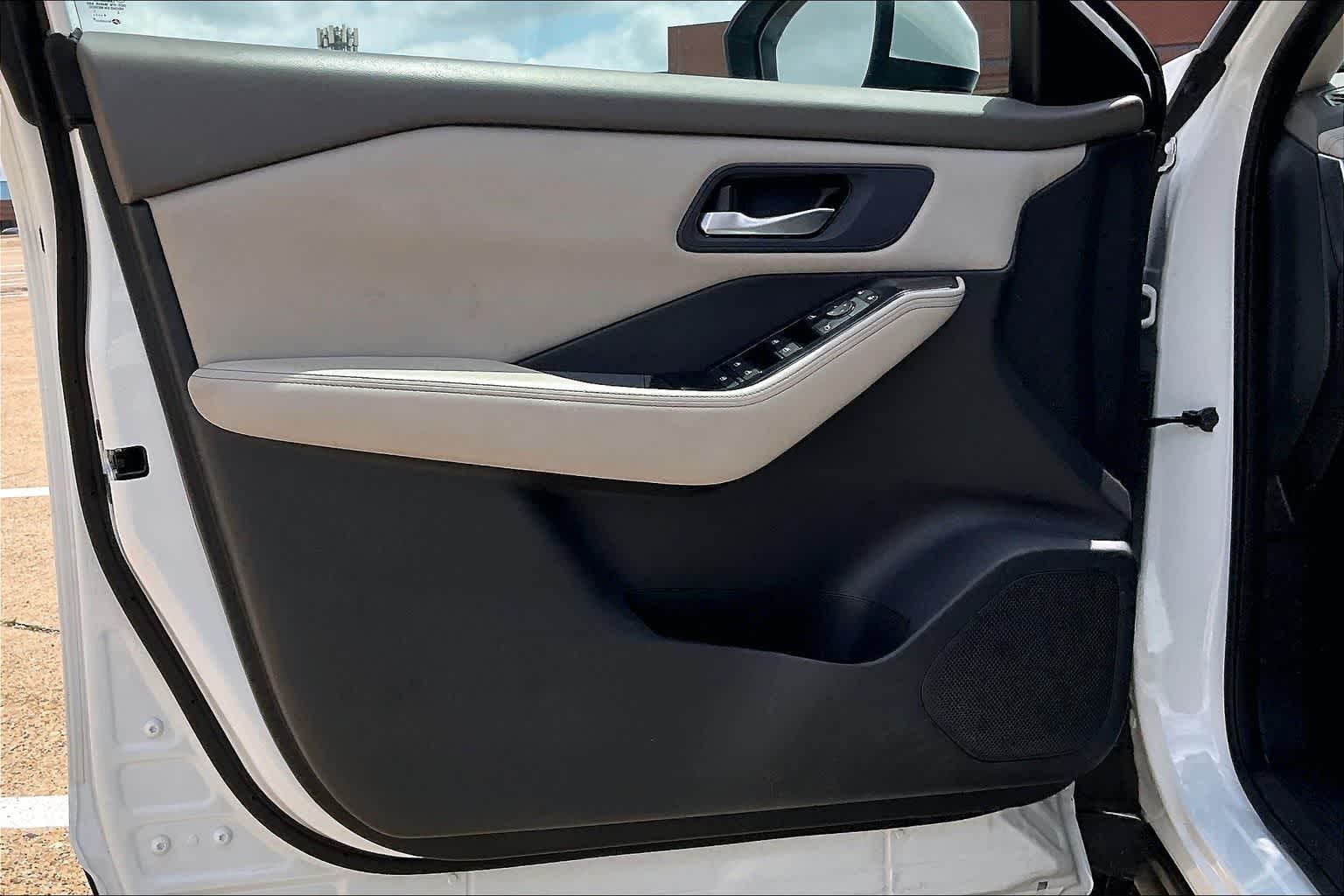 Thumbnail: 2025 Nissan Rogue - 25