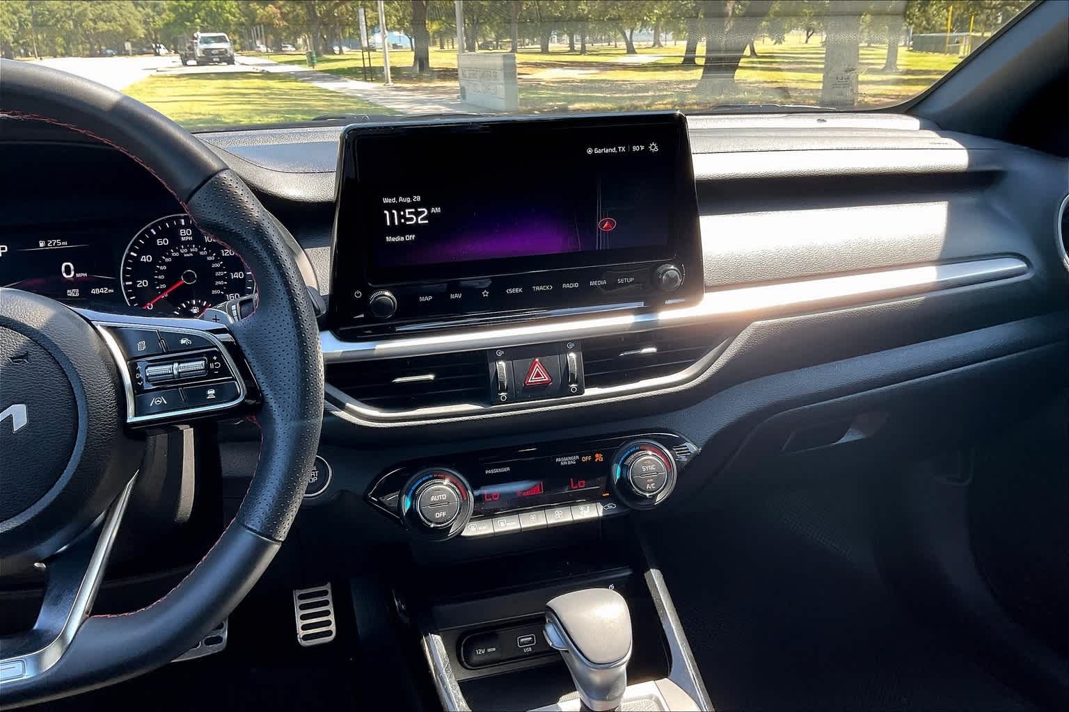 Thumbnail: 2023 Kia Forte - 15