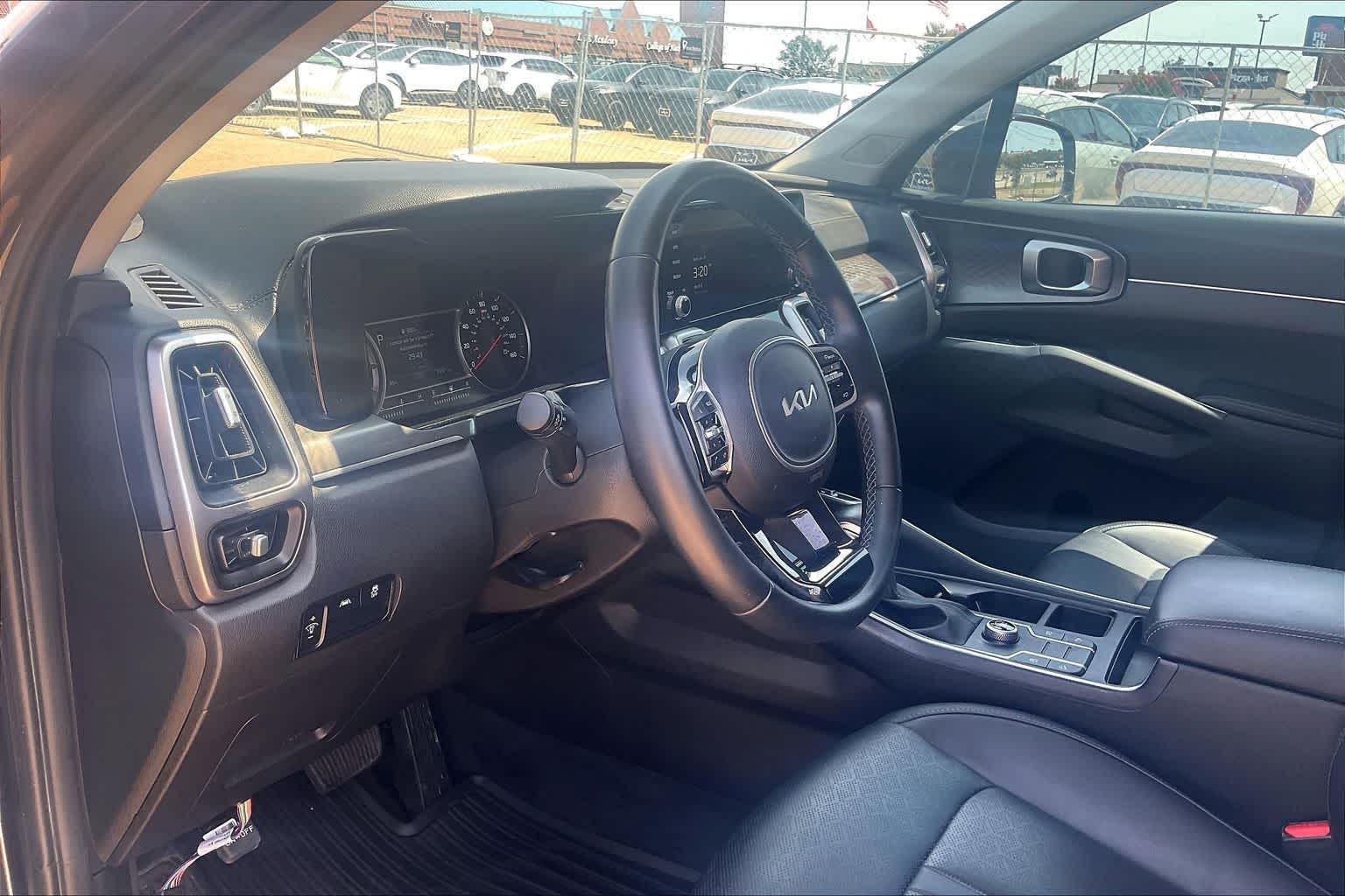 Thumbnail: 2023 Kia Sorento - 2