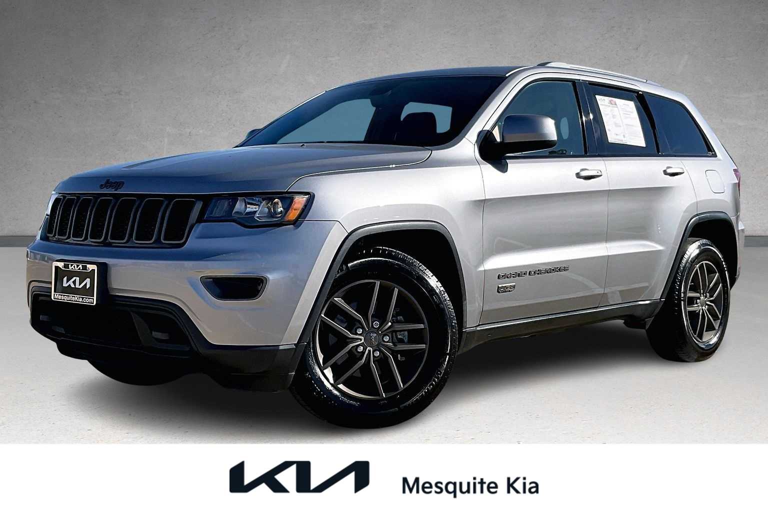 Thumbnail: 2016 Jeep Grand Cherokee - 1