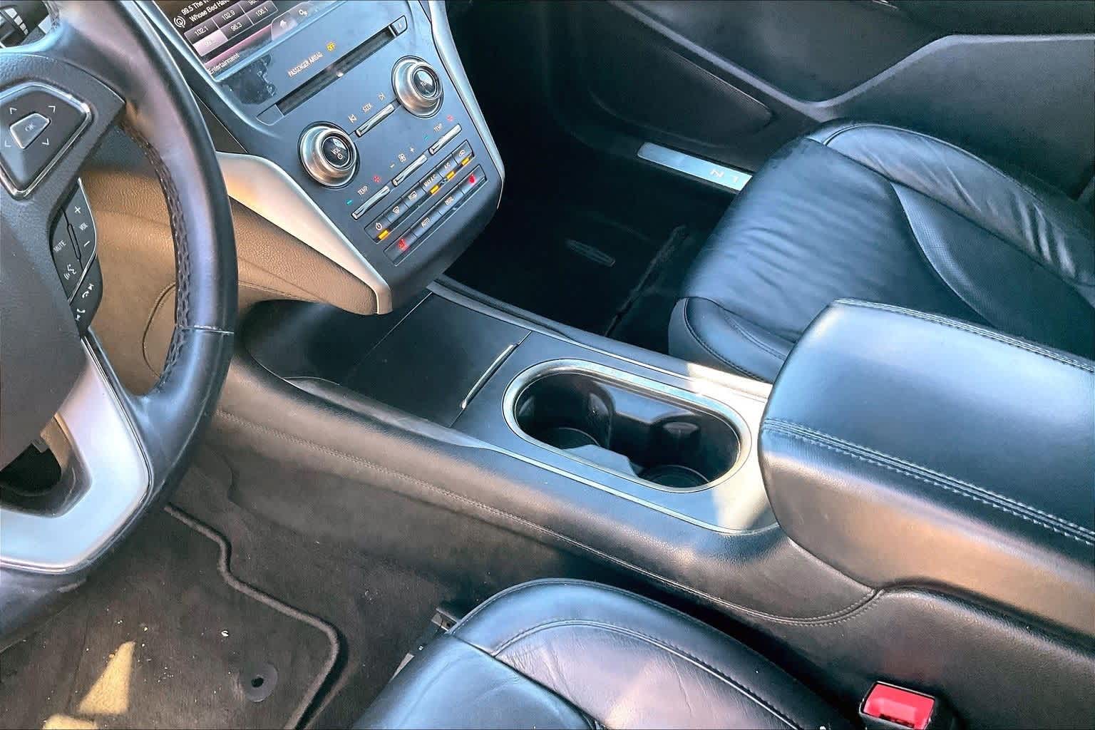 Thumbnail: 2015 Lincoln MKC - 16