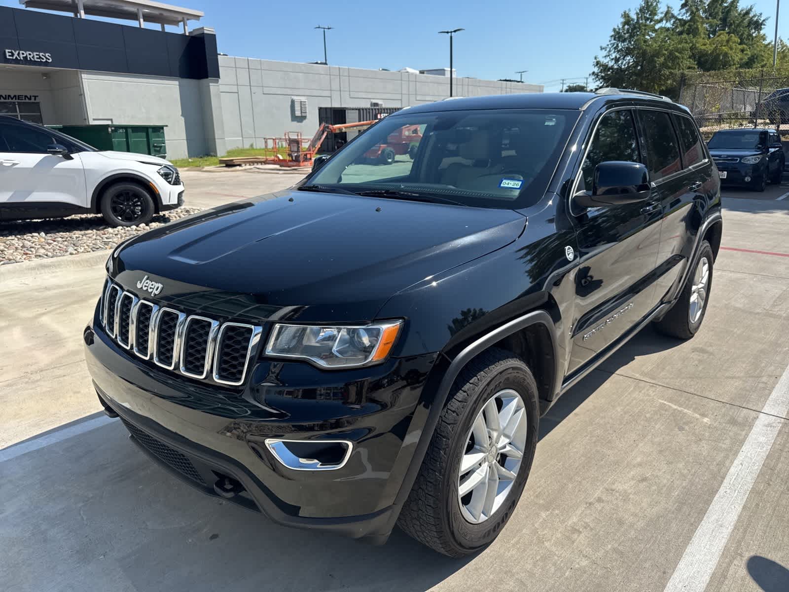 Thumbnail: 2018 Jeep Grand Cherokee - 3