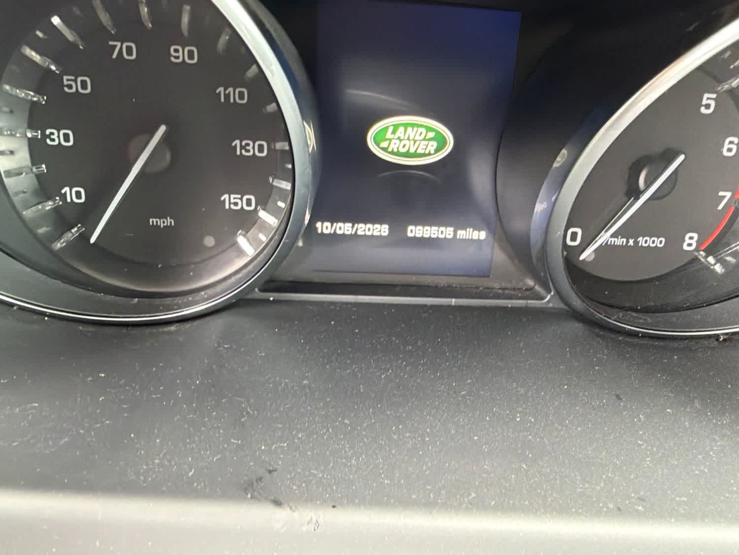 Thumbnail: 2016 Land Rover Discovery Sport - 6