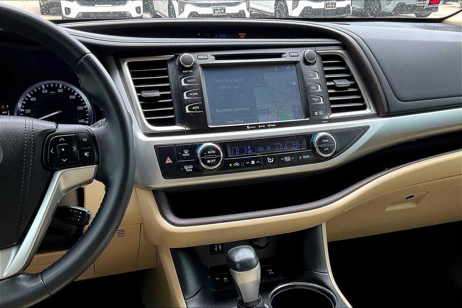 Thumbnail: 2016 Toyota Highlander - 15