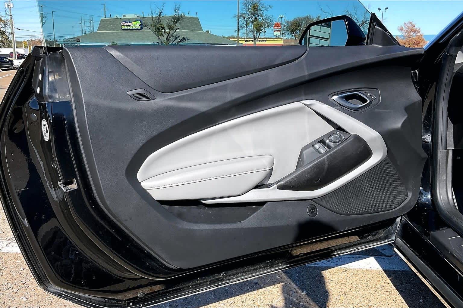 Thumbnail: 2018 Chevrolet Camaro - 26