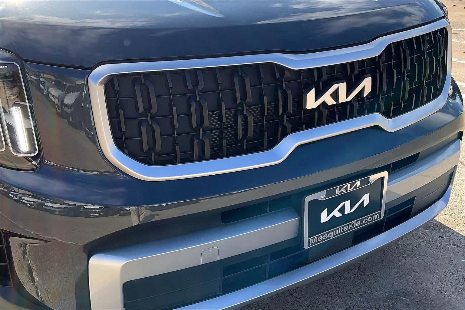 Thumbnail: 2023 Kia Telluride - 32