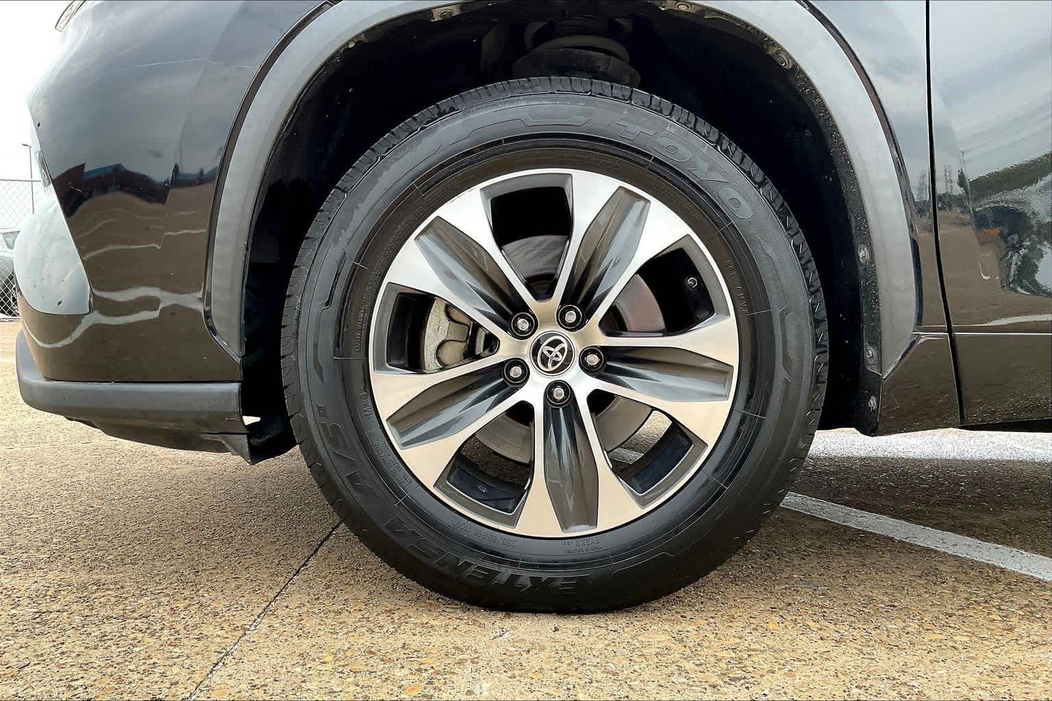 Thumbnail: 2021 Toyota Highlander - 8