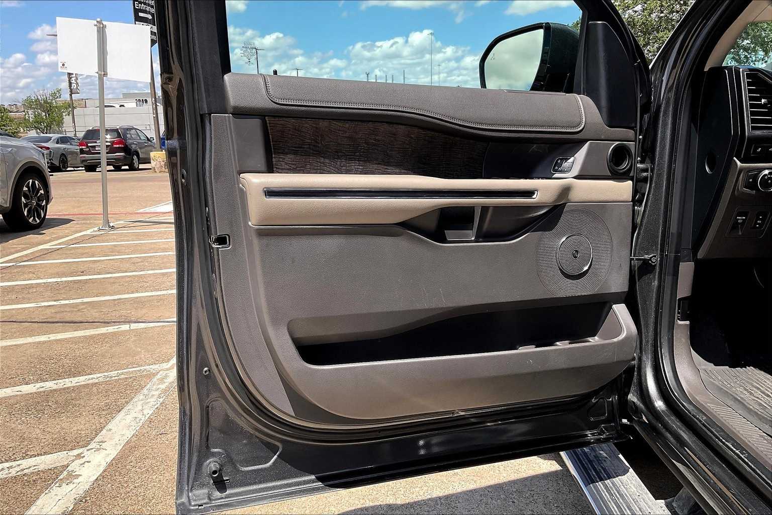 Thumbnail: 2018 Ford Expedition - 27