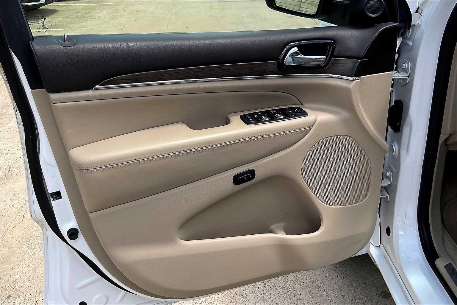 Thumbnail: 2021 Jeep Grand Cherokee - 27