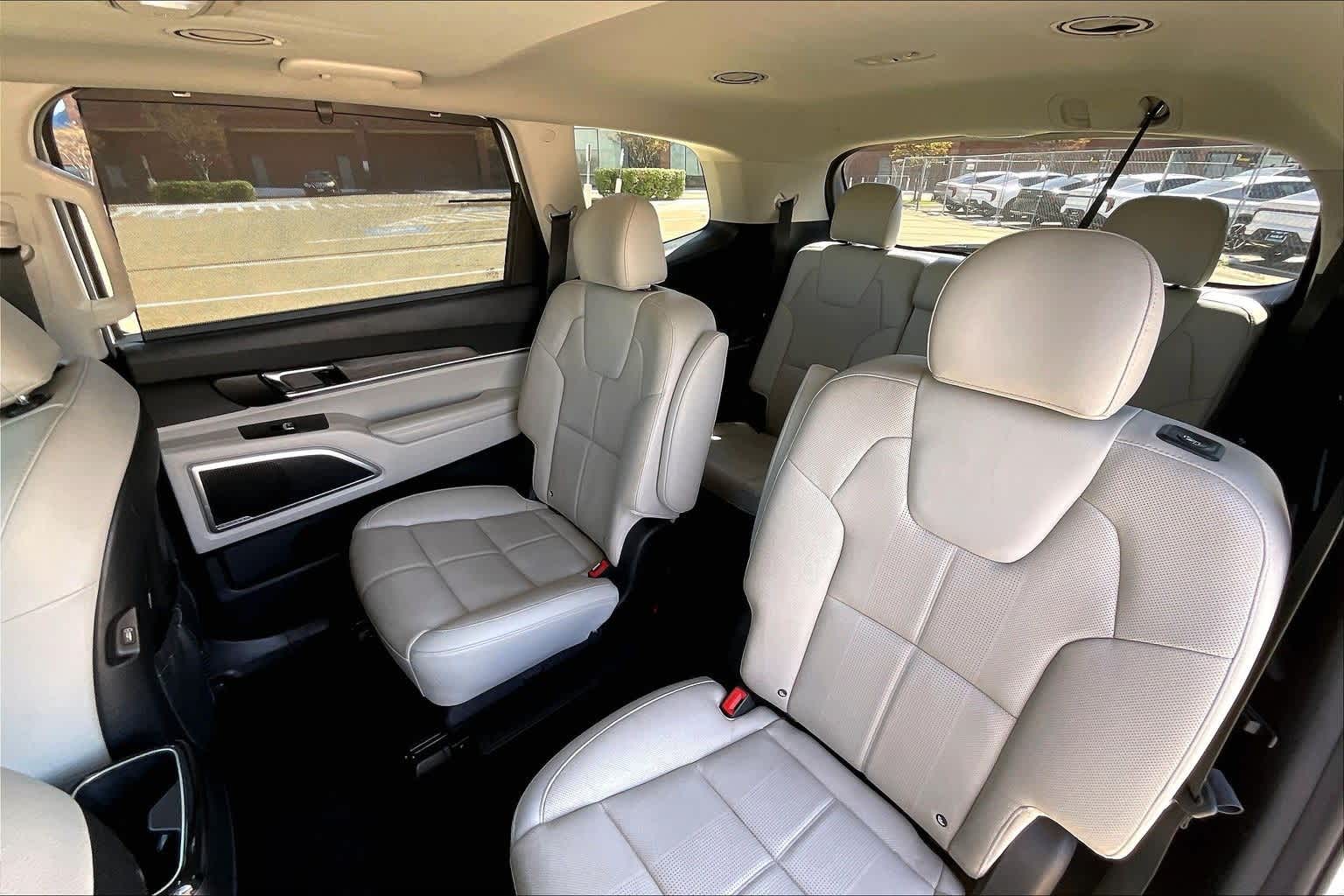 Thumbnail: 2021 Kia Telluride - 29