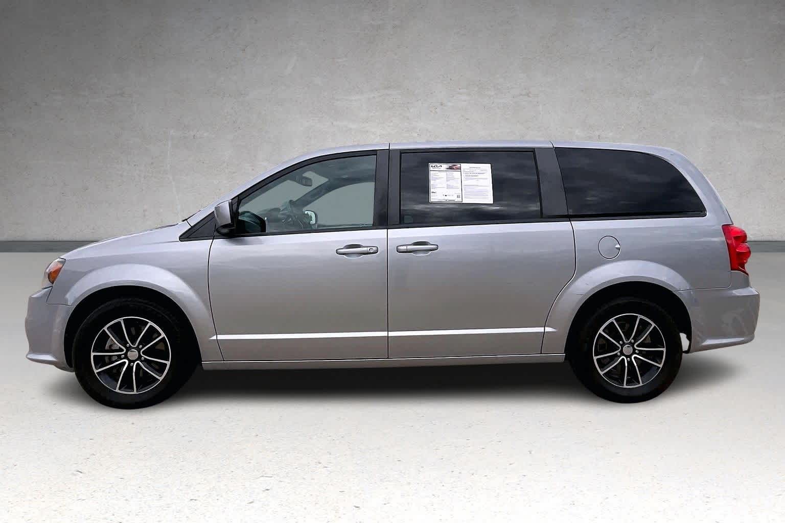 Thumbnail: 2019 Dodge Grand Caravan - 3