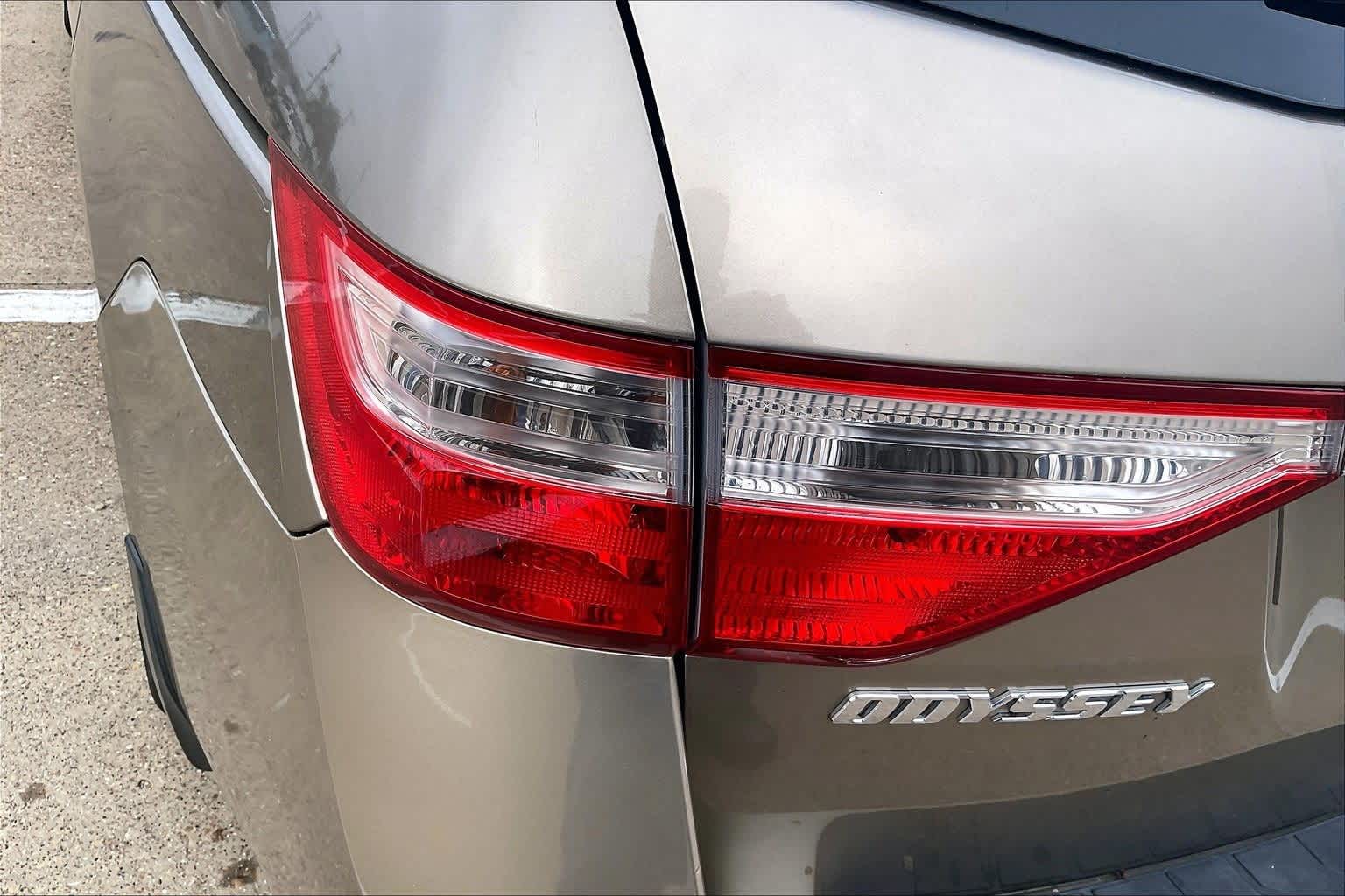 Thumbnail: 2011 Honda Odyssey - 29