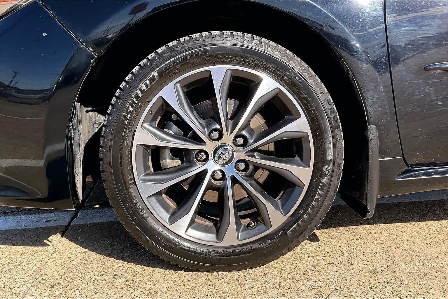 Thumbnail: 2018 Toyota Avalon - 8