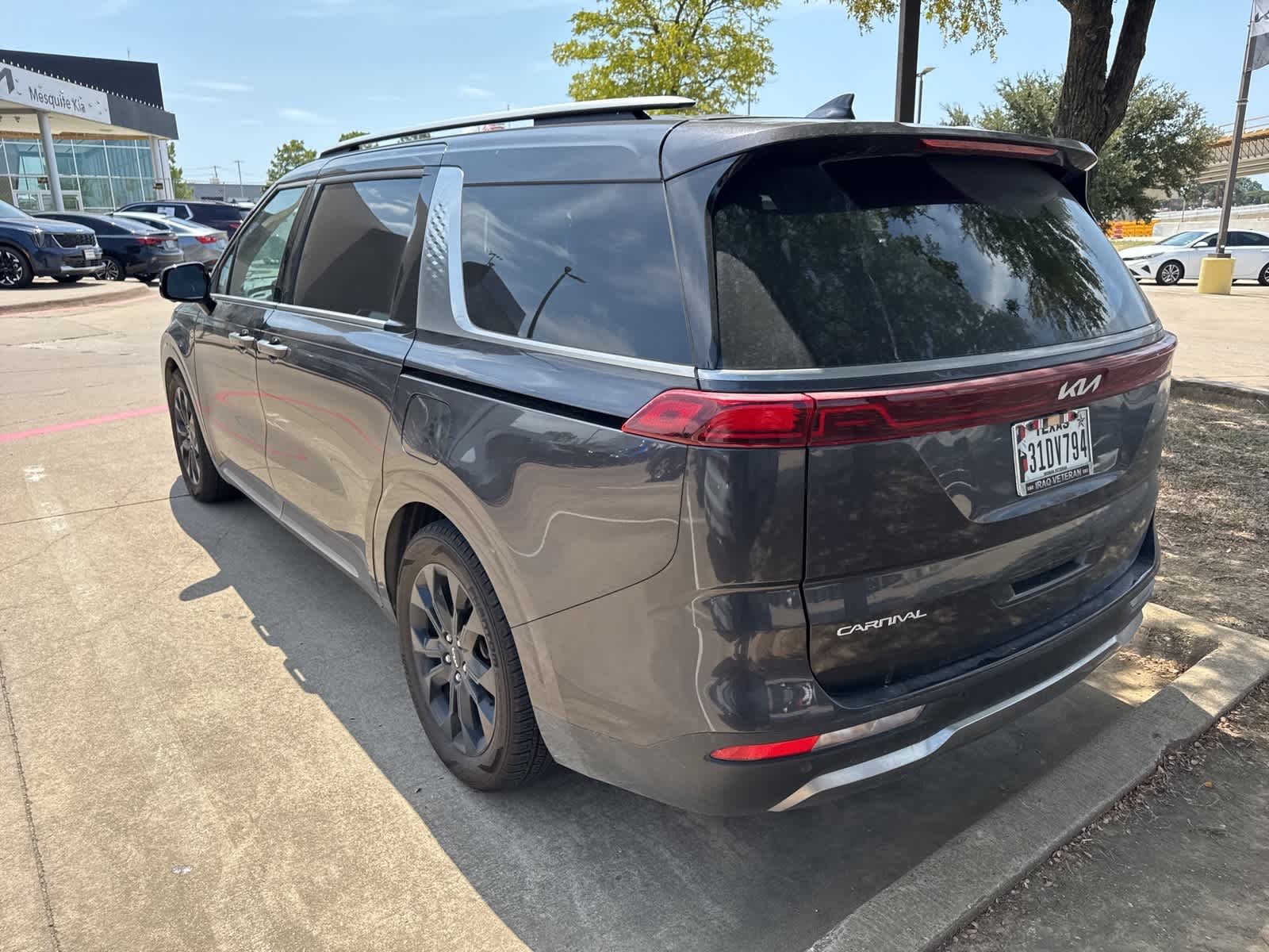 2024 Kia Carnival SX Prestige photo 3