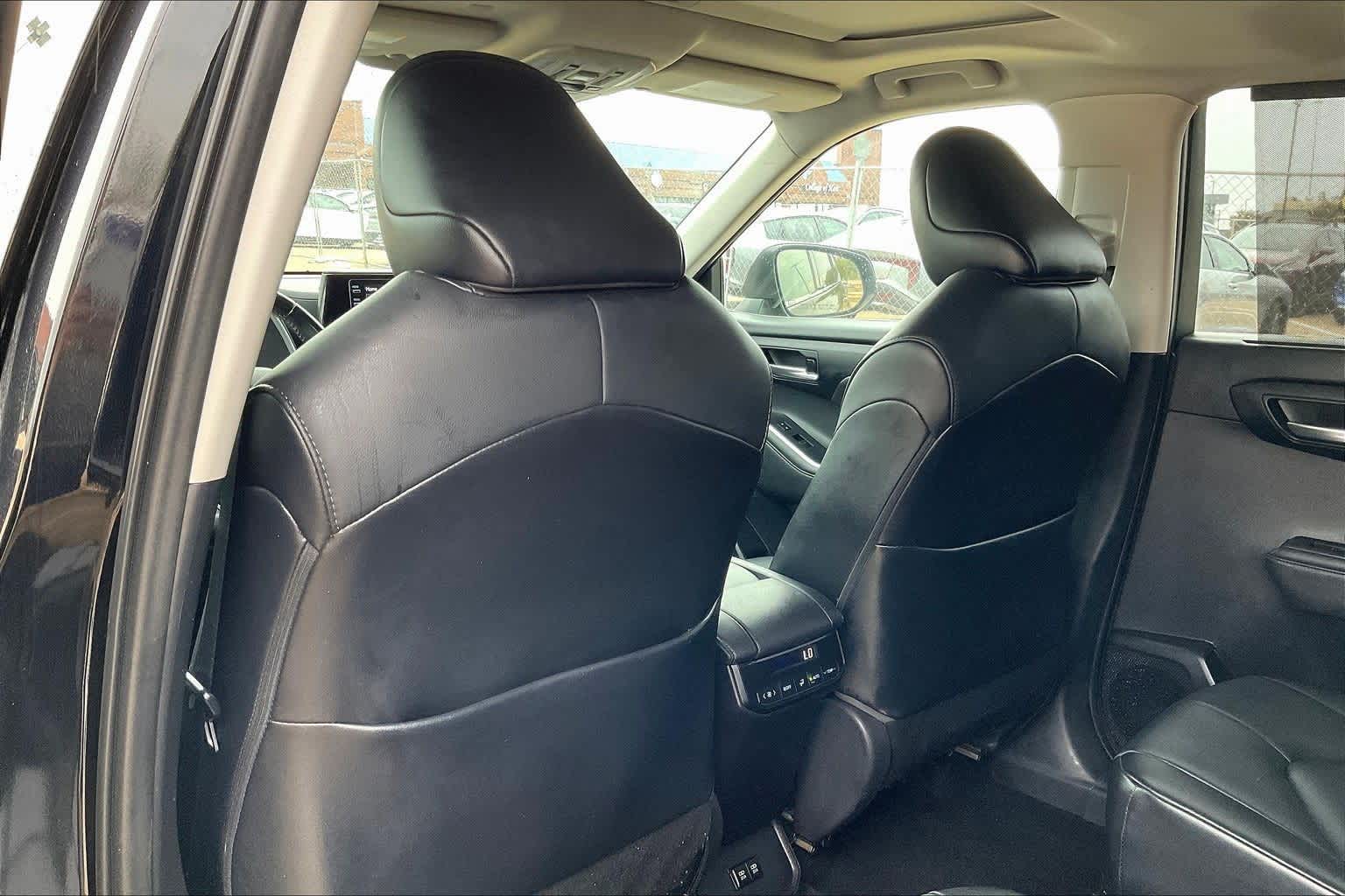 Thumbnail: 2021 Toyota Highlander - 12