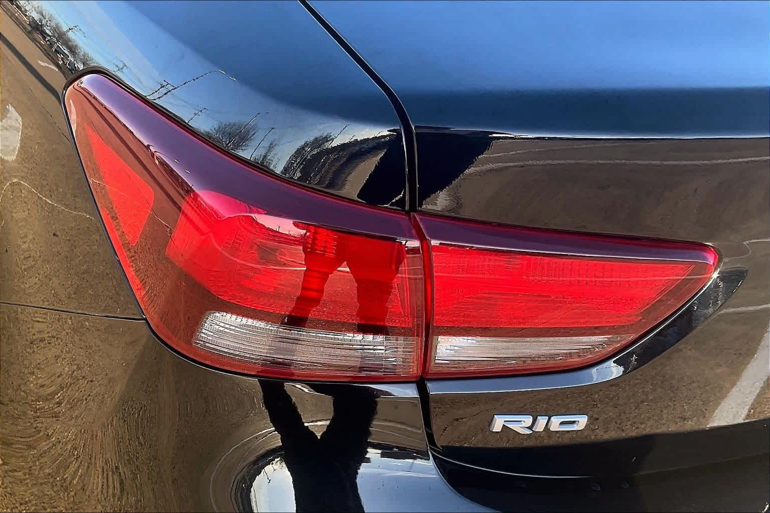 Thumbnail: 2023 Kia Rio - 25