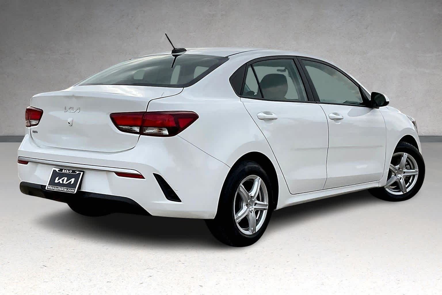 Thumbnail: 2022 Kia Rio - 21