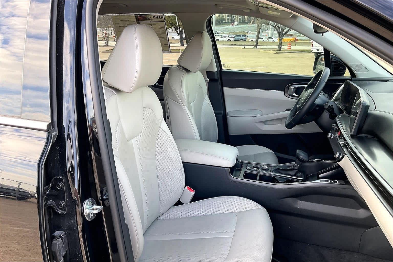 Thumbnail: 2025 Kia Sorento - 11