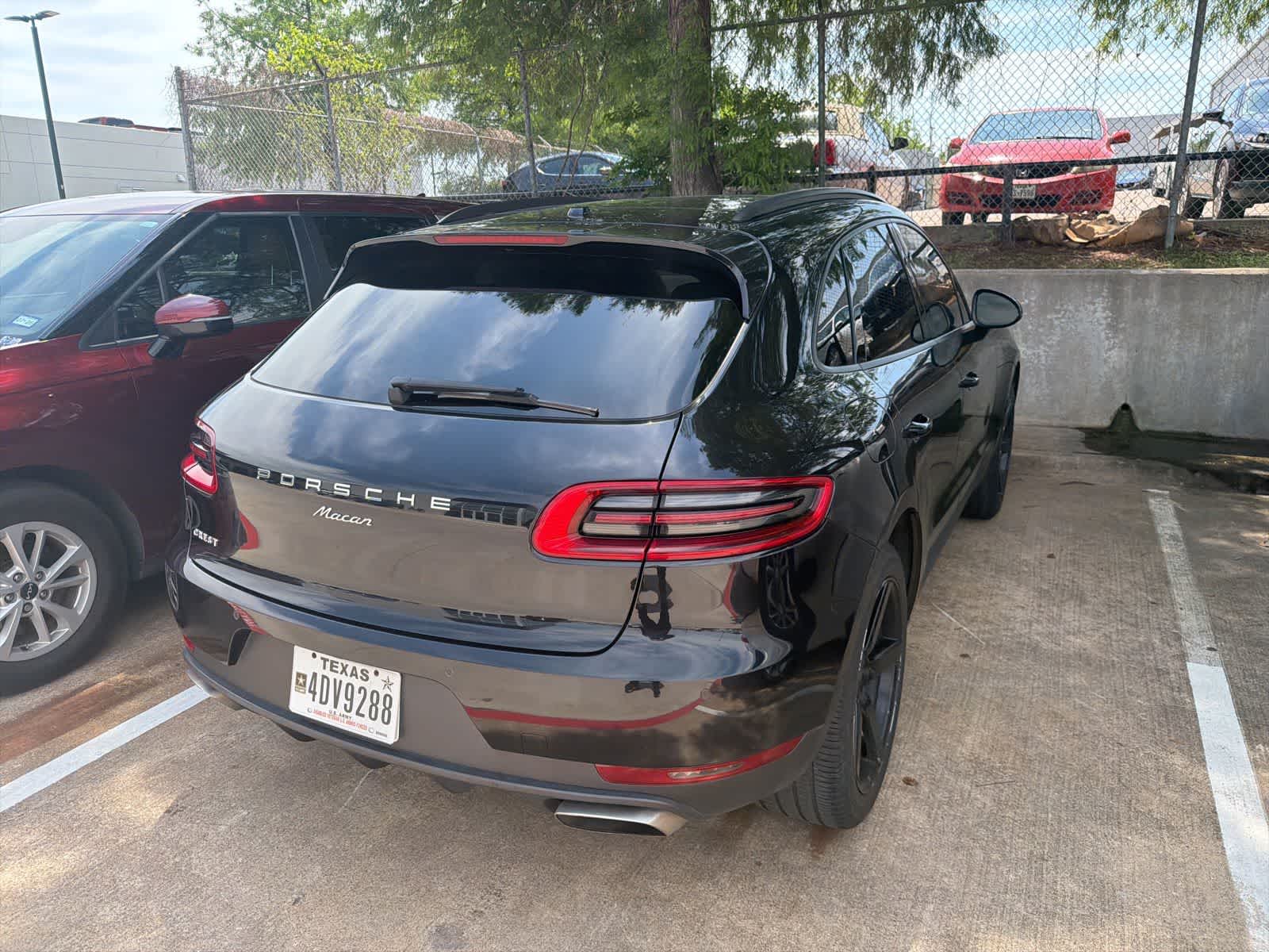 Thumbnail: 2017 Porsche Macan - 3