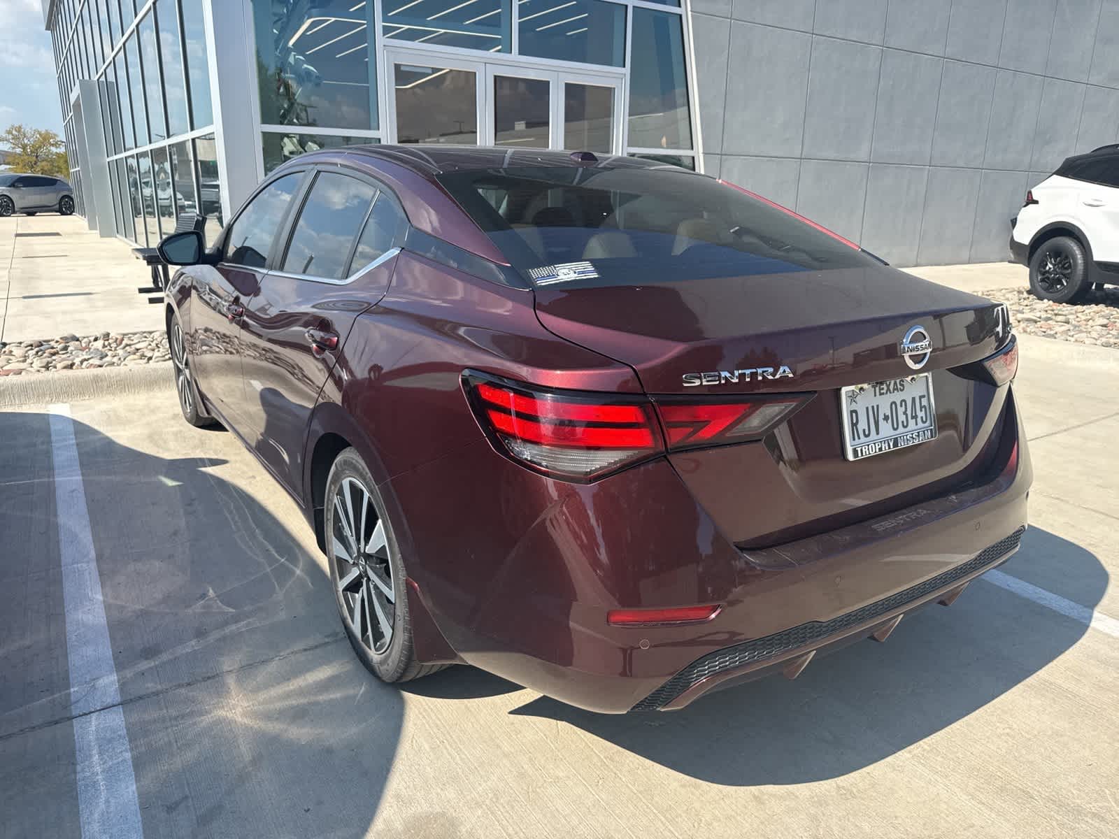 Thumbnail: 2022 Nissan Sentra - 4