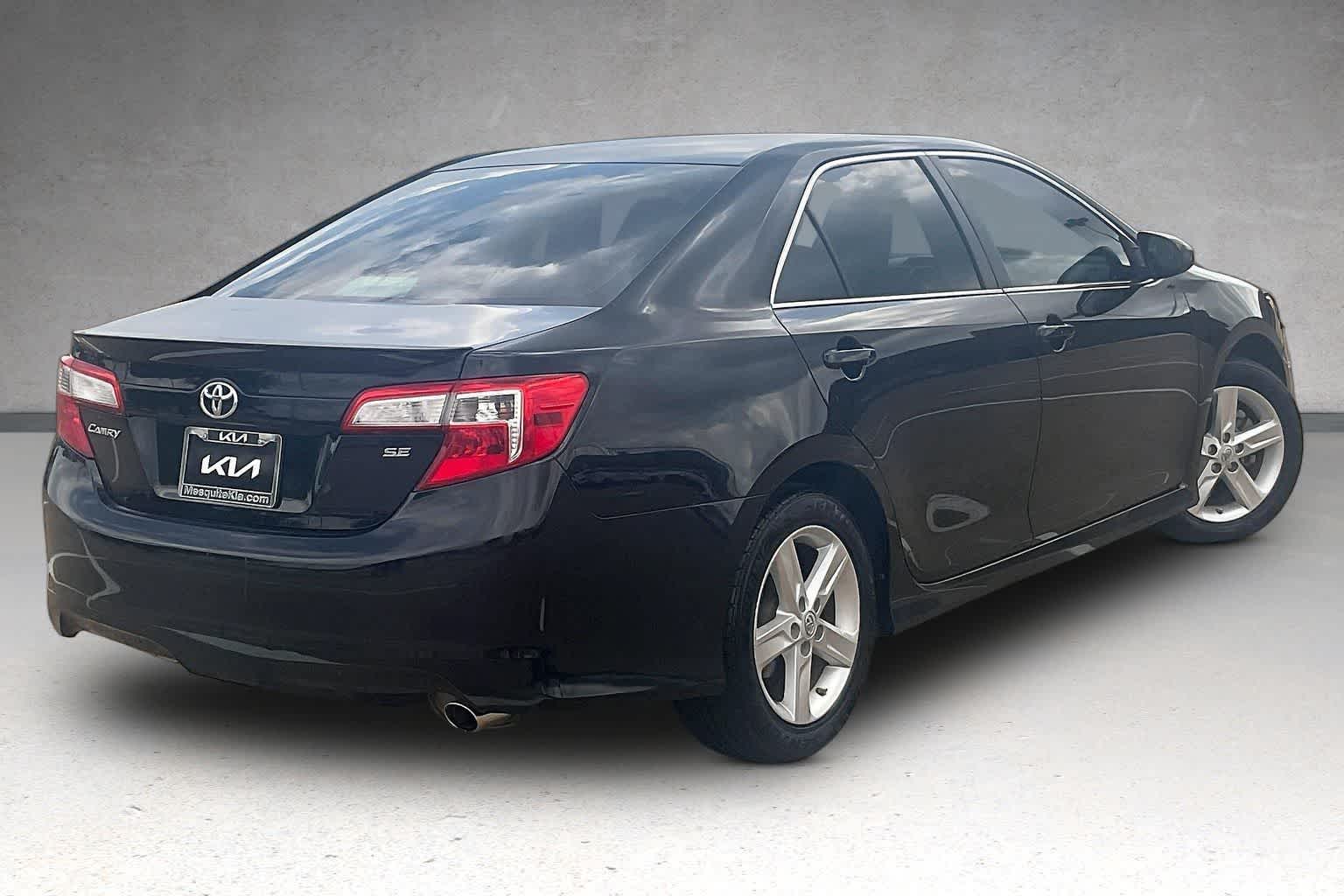 Thumbnail: 2014 Toyota Camry - 21