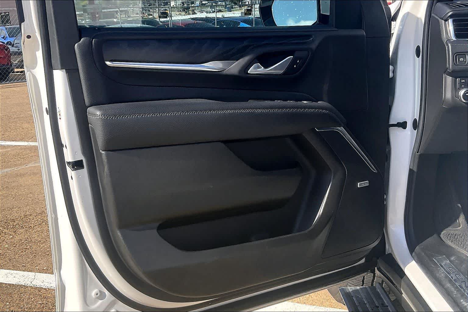 Thumbnail: 2022 GMC Yukon XL - 27