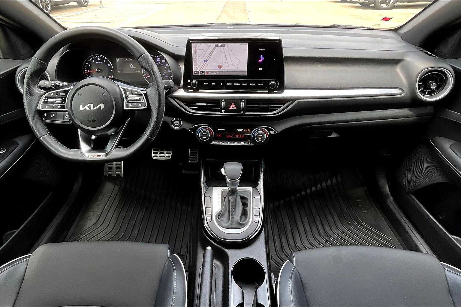 Thumbnail: 2023 Kia Forte - 10